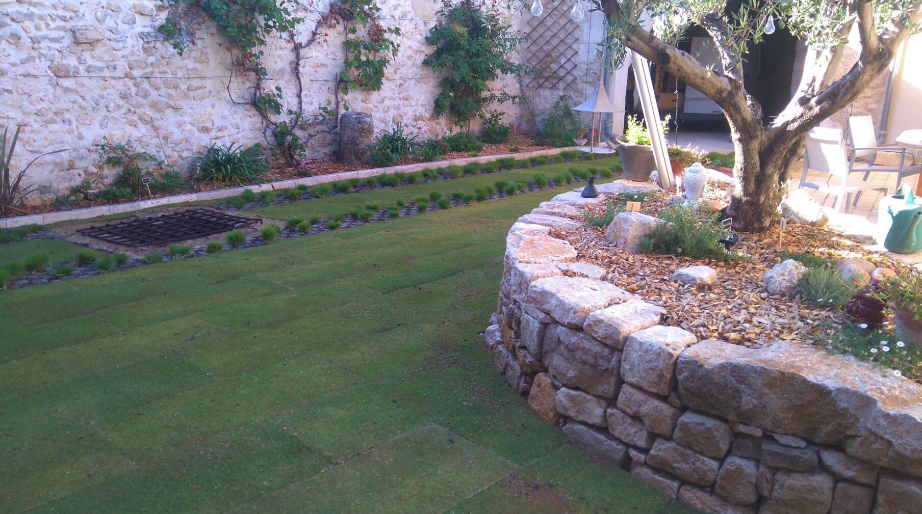 Aménagement paysager dans le Gard : comment créer un jardin méditerranéen durable ?